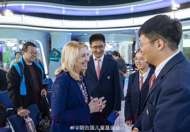 宋庆龄基金会携手贝克汉姆设立“青少年足球基金” 宋庆龄基金会携手贝克汉姆设立“青少年足球基金”