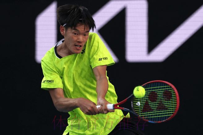 美籍华裔郑瑞澳网首胜后谈中国家庭背景与中文水平