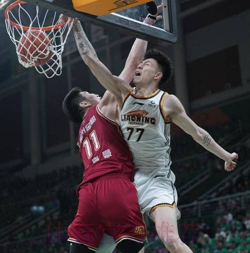 贡献本场最佳配合 三传两递双手暴扣 贡献本场最佳配合 三传两递双手暴扣